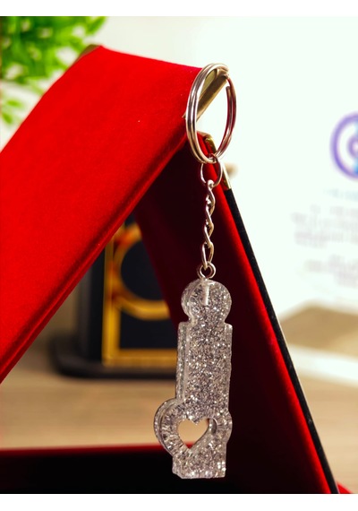 Gümüş Simli Harfli Anahtarlık Epoksi Kişiye Özel Yapım El Yapımı Harf Anahtarlık Kalp Model Özel Tasarım Hediyelik Ürün Mağzamızda Tüm Harfler Mevcuttur. 1 Bakır Gümüş Simli Harfli Anahtarlık Epoksi Kişiye Özel Yapım El Yapımı Harf Anahtarlık Kalp Model Özel Tasarım Hediyelik Ürün Mağzamızda Tüm Harfler Mevcuttur. 1 Bakır