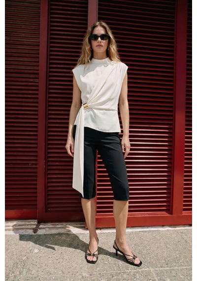 Sateen Kuşak Detaylı Aksesuarlı Bluz - Ekru-137614