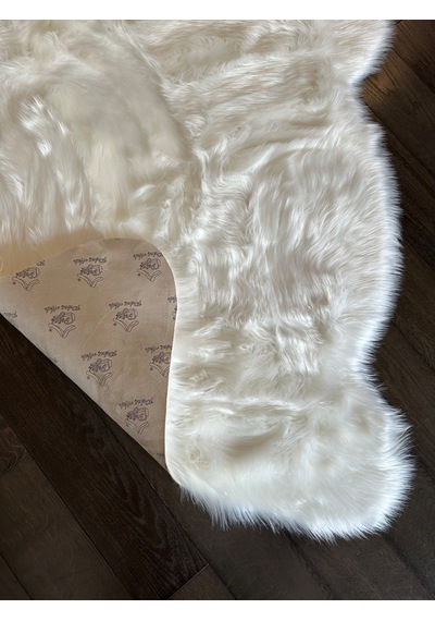 A Post Beyaz Yumuşak Dokulu Peluş Halı Tek Kafa Post
