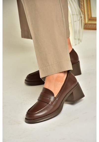 Fox Shoes T820145309 Kahverengi Kalın Topuklu Kadın Ayakkabı Kahverengi