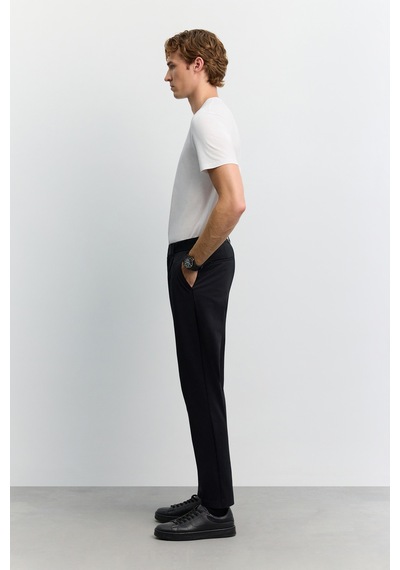 Avva Erkek Siyah Yanı Lastik Kırışmaz Teknik Kumaş Slim Fit Pantolon A62y3014