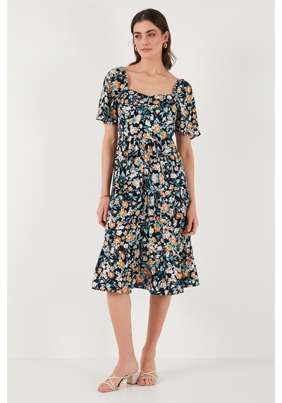 Lela Desenli Oversize Fit Carmen Yaka Büzgü Detaylı Midi Boy Bayan Elbise 6782169 Lacivert