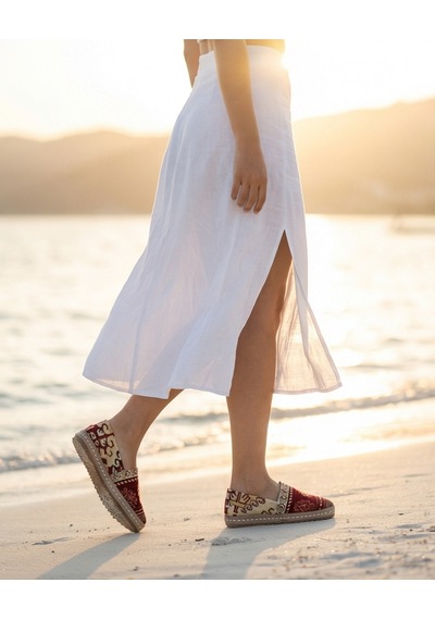 Futsishoes Camellıa Kırmızı Kilim Desenli Hasır Taban Nakış Detaylı Hakiki Deri Kadın Etnik Desen Espadril Ayakkabı Futsishoes Camellıa Kırmızı Kilim Desenli Hasır Taban Nakış Detaylı Hakiki Deri Kadın Etnik Desen Espadril Ayakkabı