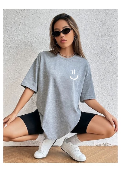 Medinenur Gülen Yüz Baskı Unisex T-shirt Gri
