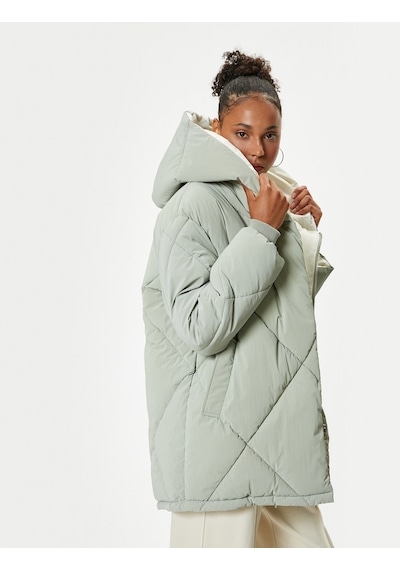 Koton Oversize Kapitone Kruvaze Yaka Kapüşonlu Cep Detaylı Kadın Mont Yeşil 5WAL00009IW Yeşil Koton Oversize Kapitone Kruvaze Yaka Kapüşonlu Cep Detaylı Kadın Mont Yeşil 5WAL00009IW Yeşil