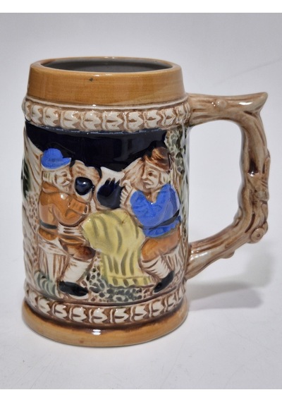 Vintage Tankart Kabartmalı İnsan Tasfirli Alman Seramik Bira Bardağı 11,8cm 001