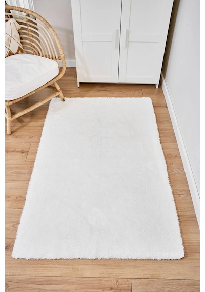 Apex Halı Beyaz Peluş Dokulu Kaydırmaz Dekoratif Halı Beyaz