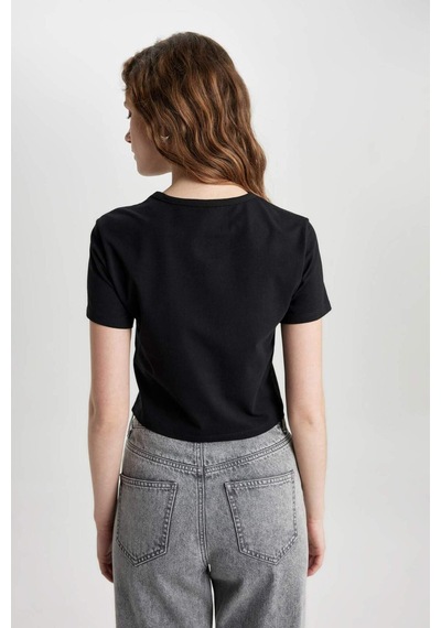 DeFacto Slim Fit Dar Kesim Bisiklet Yaka Kısa Kollu Tişört C4332AX24SPBK81