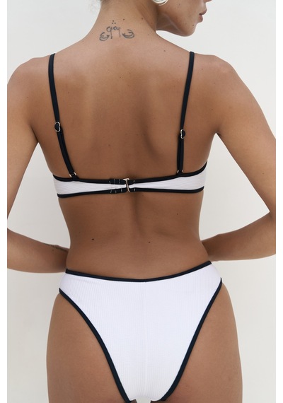 Mai Collection Mai Studios Co. Laili Kontrast Şerit Detaylı Beyaz Bikini Üstü Beyaz