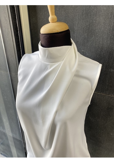 Pera Moda Boğazlı İç Göstermeyen Sıfır Kol Kadın Gömleği Beyaz