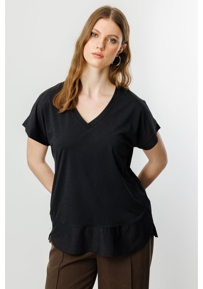 On Kadın Büyük Beden V Yaka Parçalı T-shirt 71476 Siyah