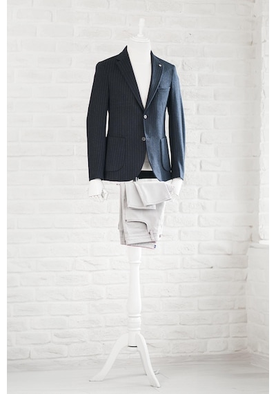 Akçaylar Slimfit Torba Cep Çizgili Mono Yaka Astarsız Çift Yırtmaç Likralı Kışlık Erkek Tek Ceket Lacivert Akçaylar Slimfit Torba Cep Çizgili Mono Yaka Astarsız Çift Yırtmaç Likralı Kışlık Erkek Tek Ceket Lacivert