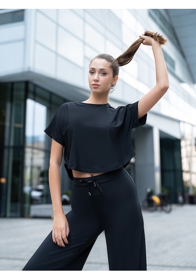 Lismina Yuvarlak Kesimli Yoga Tişörtü Siyah
