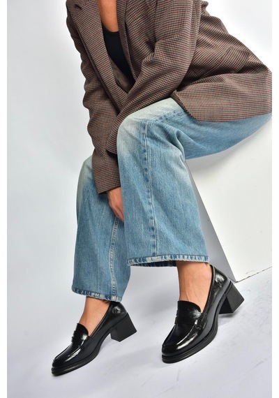 Fox Shoes T820145360 Siyah Rustik Kalın Topuklu Kadın Ayakkabı Siyah