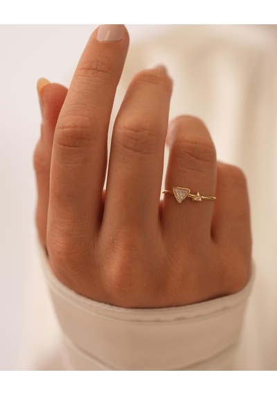 Debora Jewelry 14 Ayar Altın Modern Üçgen Taşlı Yüzük