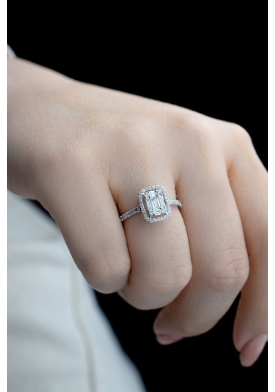 0.72 Ct Baget Pırlanta Modern Tasarım Yüzük