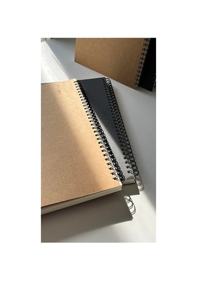 B5 Boyutunda, Siyah Kapaklı Spiralli Defter, 100 Yaprak Çizgisiz 124-Pembe