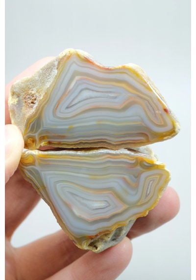 Pastel Mavi Sarı Bal Rengi Ve İnce Beyaz Şeritli Siyah Deniz Akik Çifti