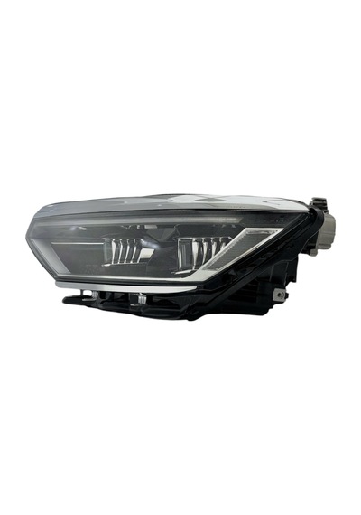 Volkswagen Passat B8,5 Far 19-23 Sol Highline/full Beyinli