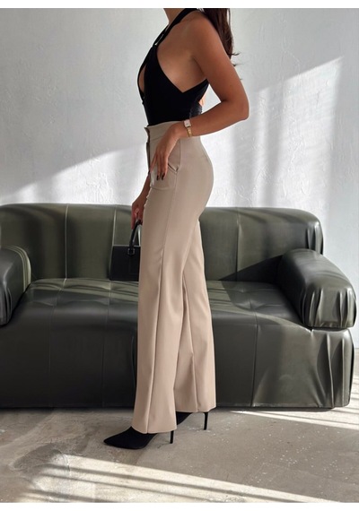 Gugus Kadın Suni Deri Palazzo Bol Paça İçi Polarlı Termal Kışlık Wide Lege Trend Pantolon Ekru Gugus Kadın Suni Deri Palazzo Bol Paça İçi Polarlı Termal Kışlık Wide Lege Trend Pantolon Ekru