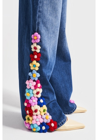 it's basic Kadın Mavi Renk 2w5-5 Palazzo Fit Renkli Çiçek Örgü İşlemeli Özel Tasarım Denim Jean it's basic Kadın Mavi Renk 2w5-5 Palazzo Fit Renkli Çiçek Örgü İşlemeli Özel Tasarım Denim Jean