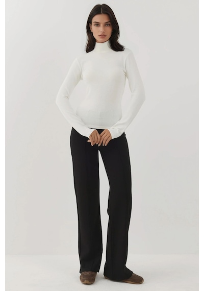 Hiccup Ultra Yumuşak Slim Fit Dik Yaka Örme Üst Beyaz