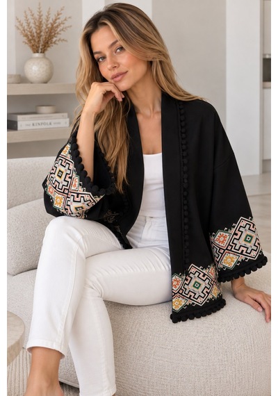 Lima Siyah Kadın Etnik Desenli Kimono Ceket Ponpon Detaylı Salaş Kesim Bohem Mevsimlik Ceket Lima Siyah Kadın Etnik Desenli Kimono Ceket Ponpon Detaylı Salaş Kesim Bohem Mevsimlik Ceket
