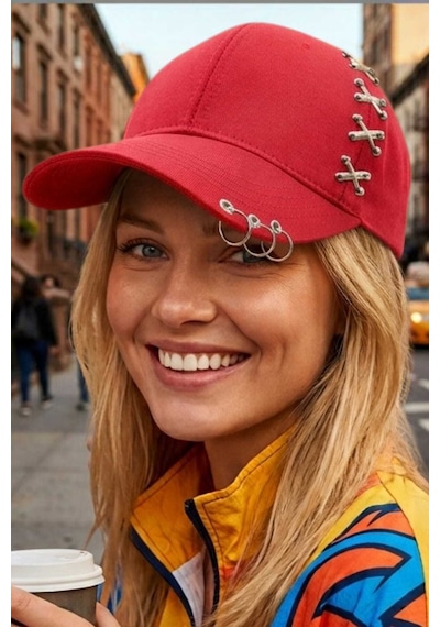 Uniquetrenders Kadın Piercing Halkalı Çapraz Metal Detaylı Özel Tasarım Baseball Cap Streetwear Şapka Kırmızı