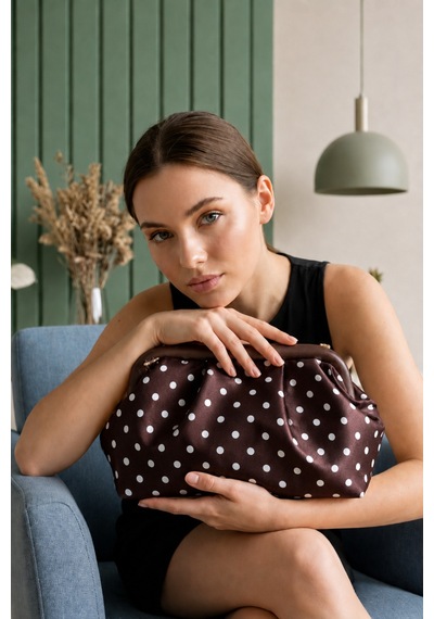 Nura Collection Kadın Premium Puantiyeli Saten Büzgülü Clutch Çanta - Kahverengi - 896678040 Kahverengi