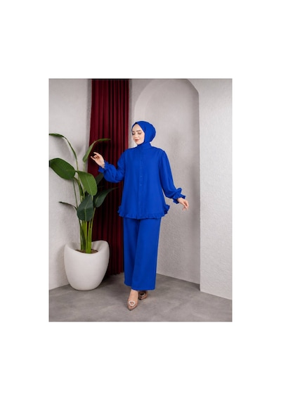 Hira Life Fashion Kadın Çilek Kumaş Dik Yaka Düğmeli Fırfır Detaylı Tesettür Tunik Pantolon İkili Takım Mavi Mavi Hira Life Fashion Kadın Çilek Kumaş Dik Yaka Düğmeli Fırfır Detaylı Tesettür Tunik Pantolon İkili Takım Mavi Mavi