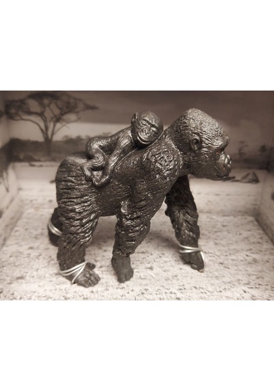 Calimera Toys Hayvan Figürleri Oyuncak Goril Yavrusunu Taşıyan Hayvan