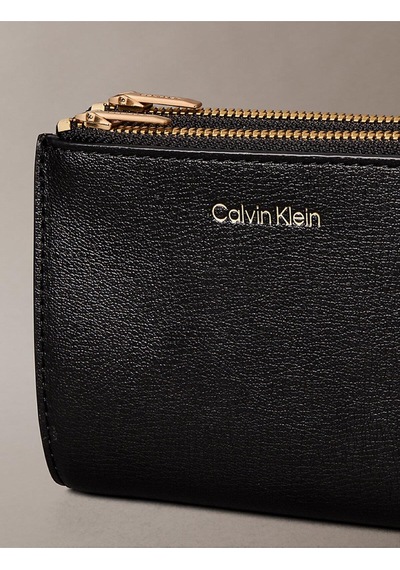 Calvin Klein Kadın Foil Logolu Double Fermuar Detaylı Kartlık-13491 Siyah