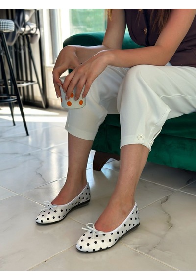 Ervanın Butiği Beyaz Puantiyeli Saten İndia Fiyonk Detay Kadın Babet-6299 Beyaz Puantiye