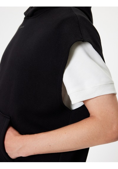 Koton Oversize Kolsuz Sweatshirt Kapşonlu Kanguru Cepli Baskılı Pamuklu Şardonlu Siyah 5wam30001mk