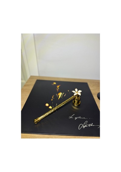 Dekoratif Çiçek Figürlü Gold Mum Söndürücü Obje Beyaz - 805652324 Beyaz