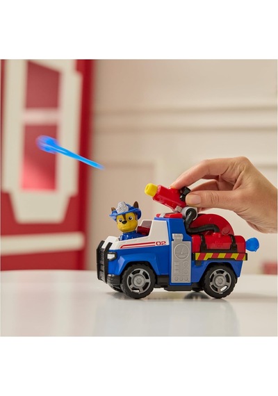 Paw Patrol Chase Fire Rescue İtfaiye Aracı 18 Cm + 7 Cm Figür Su Fırlatan
