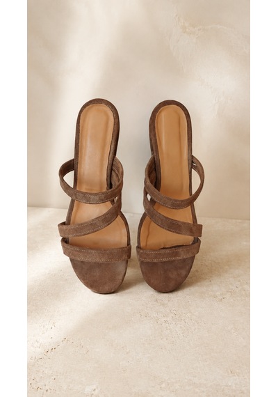 Yeo Leather Kahverengi Hakiki Süet Deri 3 Bant Dikiş Detaylı Sandalet Açık Kahverengi