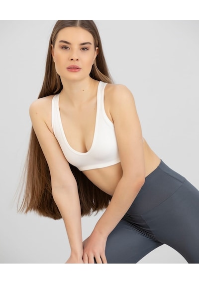 Aurafit Fitilli Derin U Yaka Kalın İp Askılı Arkası Çapraz Büstiy Beyaz Aurafit Fitilli Derin U Yaka Kalın İp Askılı Arkası Çapraz Büstiy Beyaz
