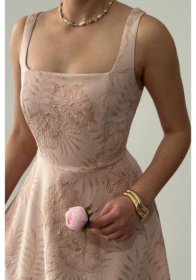 Nils Butik Askılı Kare Yaka Jakar Desenli Seraphine Midi Elbise Açık Pembe