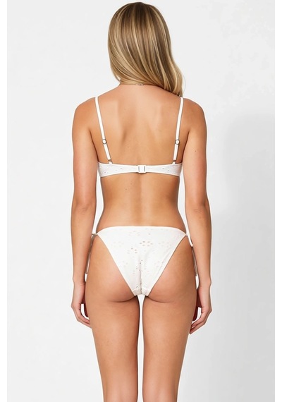 Benerly Kadın Bikini Takımı Bralette Üst Brazilian Alt Düşük Bel Dokulu Ö Beyaz