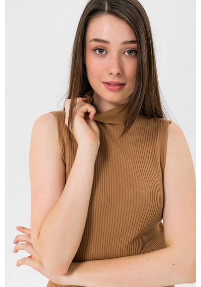 Miss Poem Kadın Boğazlı Balıkçı Yaka Kolsuz Basic Camel Triko Bluz Camel
