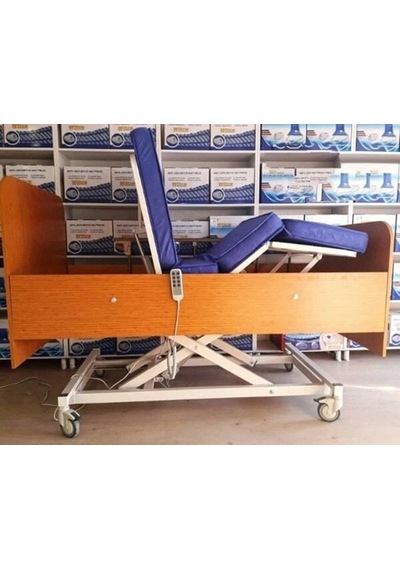 3 Motorlu Ahşap Ev Tipi Hasta Karyolası 220 Kg Taşıma Kapasiteli, Ayarlanabilir Ve Konforlu