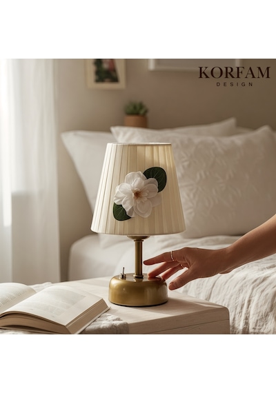 Verona - Krem Keten Kumaş Beyaz Gül Motifli Pilli Masa & Gece Lambası Çok Renkli 07884372
