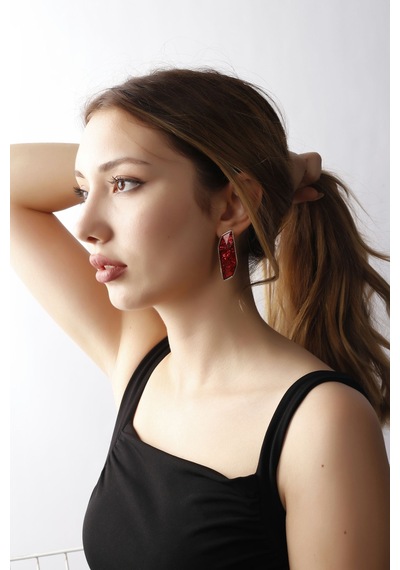 Altın Renk Lak Kaplama Çivili Kırmızı Renk Taşlı Model Küpe Altın