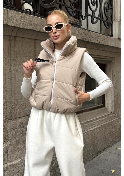 Veraura Lifestyle Bej Sırtı Taş İşlemeli Dik Yaka Kısa Şişme Yelek