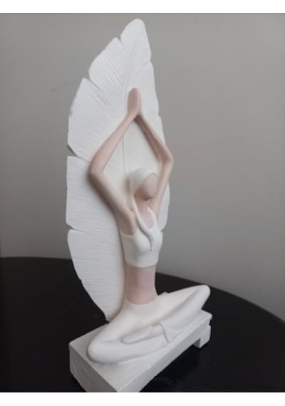 Yoga Yapan Kadın Heykeli