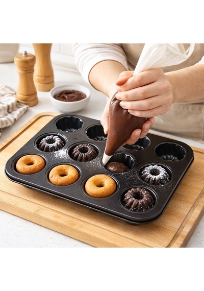 12 Gözlü Metal Muffin Kek Kalıbı - Siyah