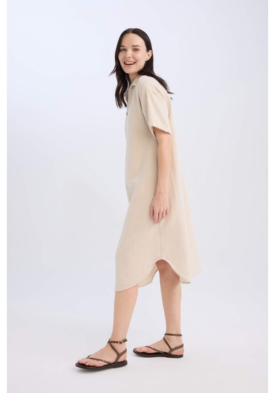 DeFacto Regular Fit Düğmeli Polo Yaka Basic Düz Müslin Kısa Kollu Midi Elbise D5363AX24AUBG186 DeFacto Regular Fit Düğmeli Polo Yaka Basic Düz Müslin Kısa Kollu Midi Elbise D5363AX24AUBG186