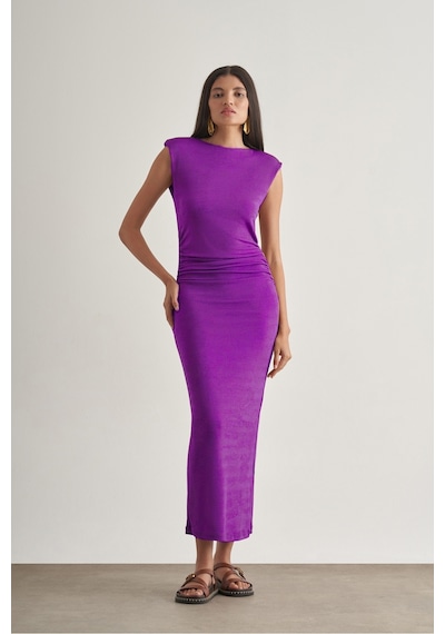 Mizalle Yan Büzgü Detaylı Vatkalı Uzun Kolsuz Mor Bodycon Elbise Mor