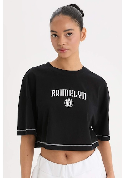 DeFactoFit NBA Brooklyn Nets Cropped Fit Bisiklet Yaka Kısa Kollu Tişört B9953AX25SMBK81